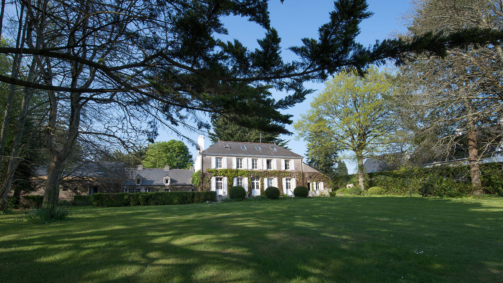 Grand espace vert du Manoir des Éperviers